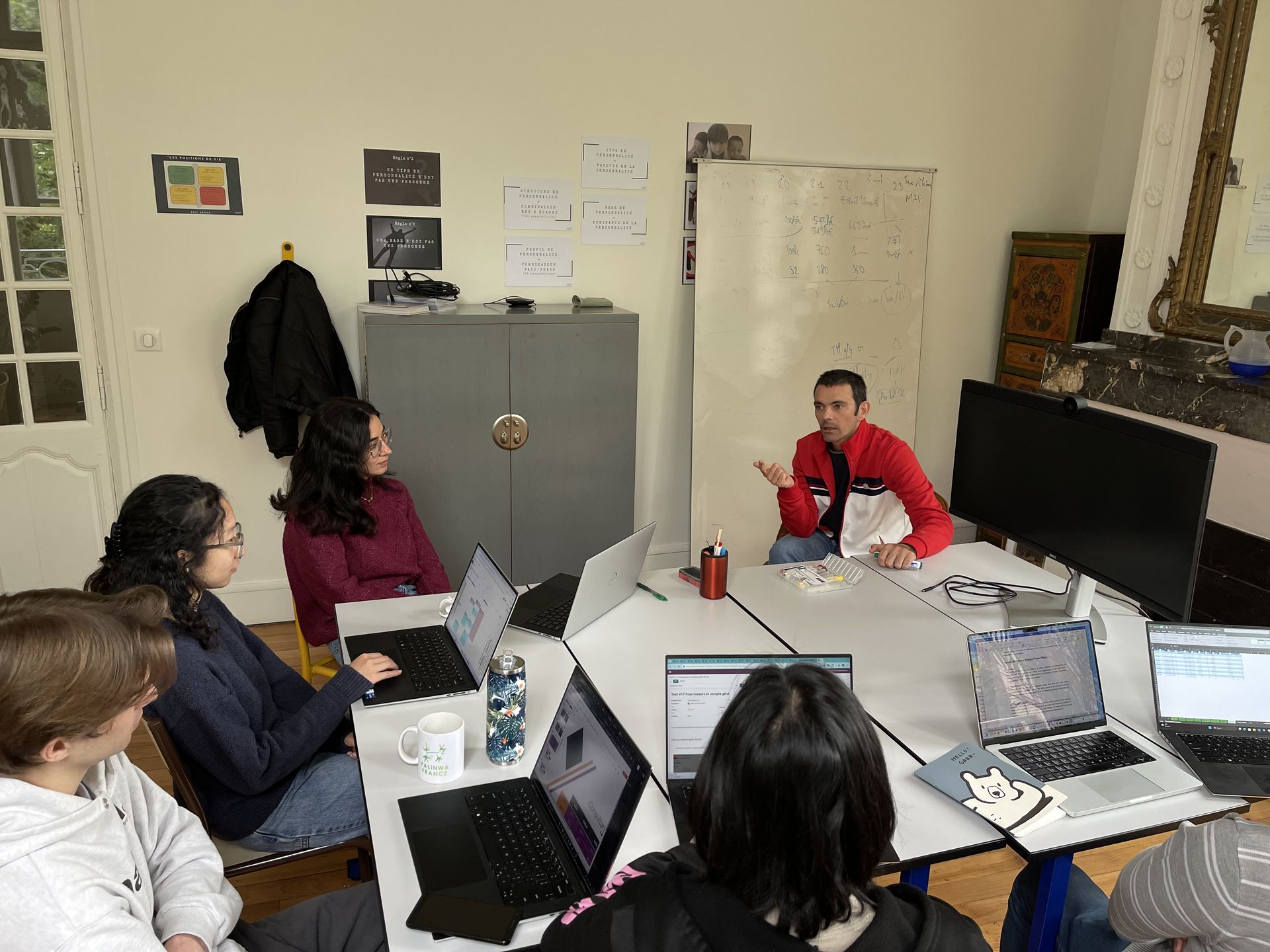 Architecture & 100% Standard Architecture & 100% Standard